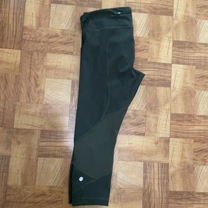 Lululemon size 10 Capri leggings
